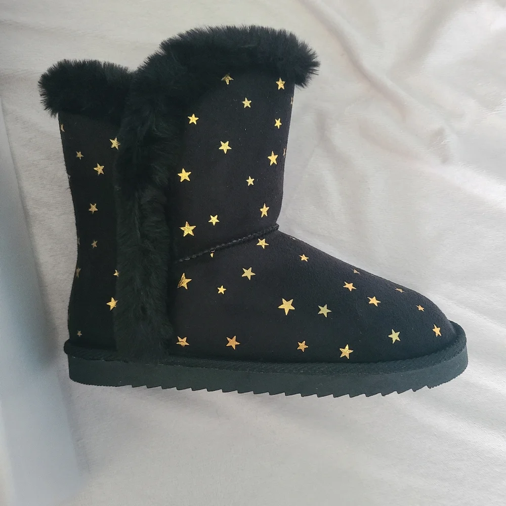 Girls size 2 winter boots NWB, faux fur lined, Olivia Miller girl brand